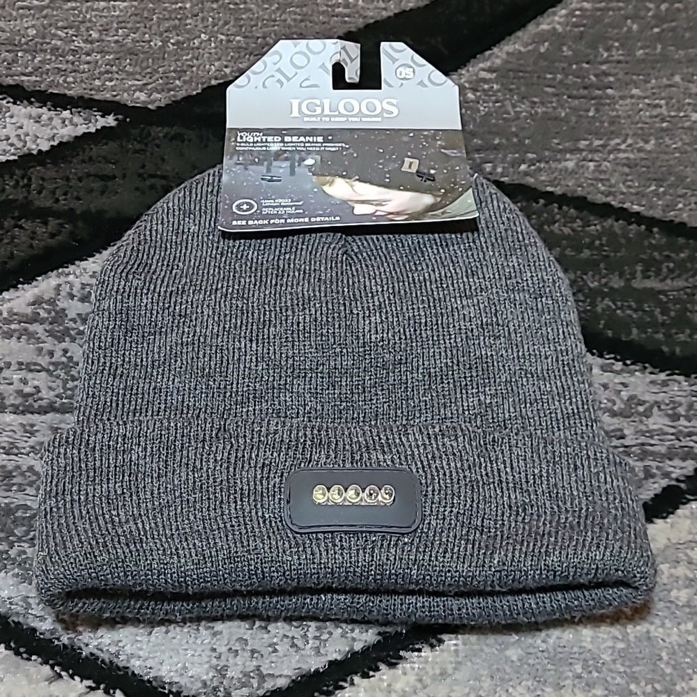 IGLOOS LIGHTED KNIT BEANIE STOCKING HAT